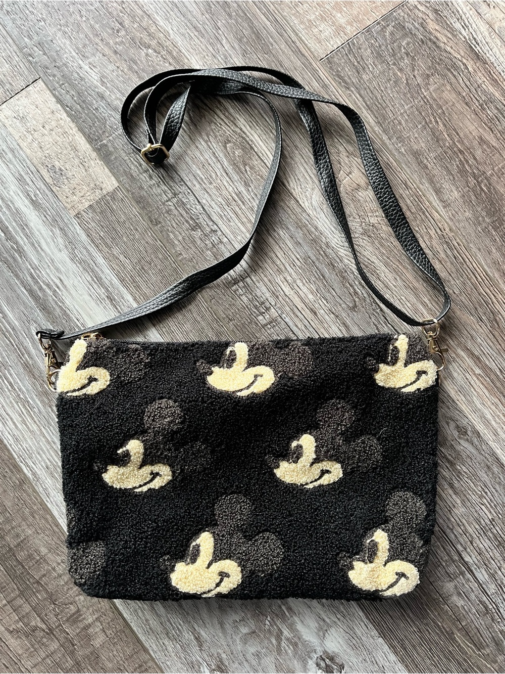 DISNEY | Mickey Mouse Fuzzy Crossbody Bag